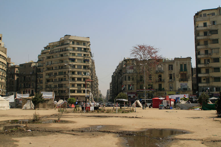 la gran plaza de tahrir y su campamento de indignados